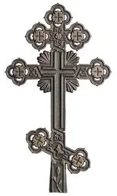 Чугунный крест на памятник с крестиками в петлях