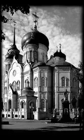 Гравировка на памятник с храмом и статуей