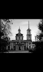 Гравировка на памятник с храмом и колоннами у входа