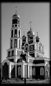 Гравировка на памятник с кирпичной церковью
